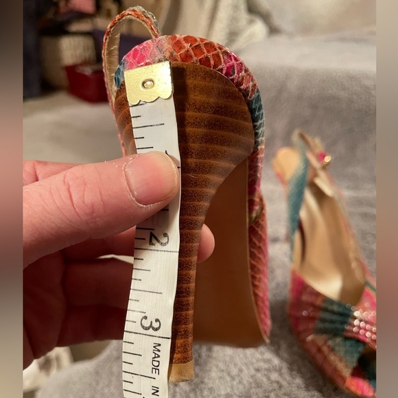 Heels - Picture 4 of 7